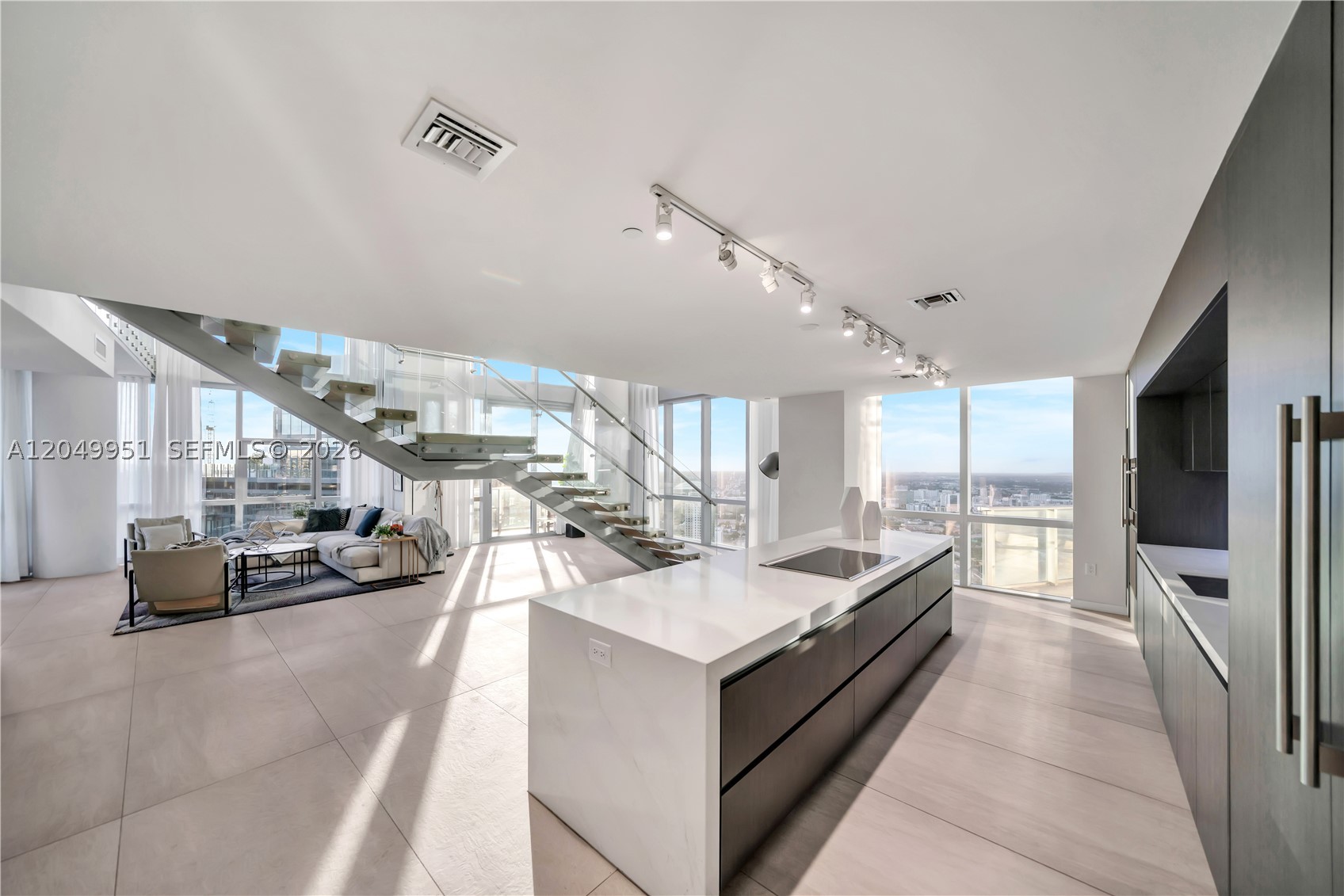 PARAMOUNT MIAMI WORLDCEN - Residential