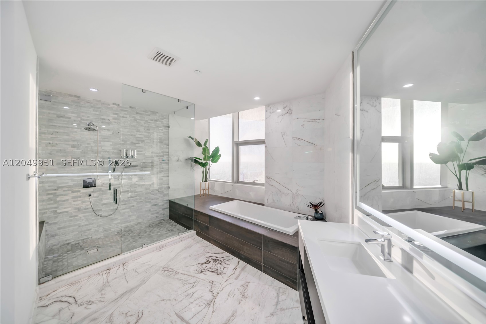 PARAMOUNT MIAMI WORLDCEN - Residential