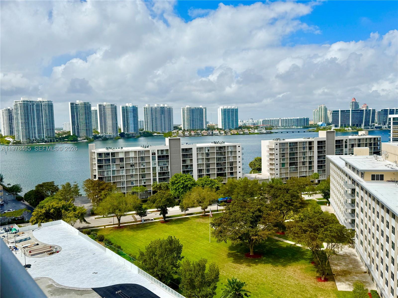 WINSTON TOWERS 400 CONDO - Residential