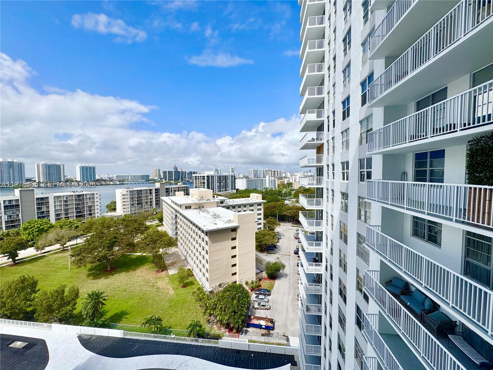 WINSTON TOWERS 400 CONDO - Residential