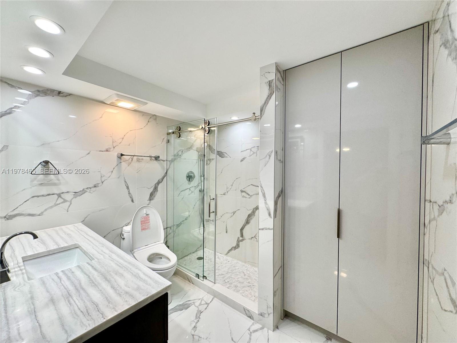 WINSTON TOWERS 400 CONDO - Residential