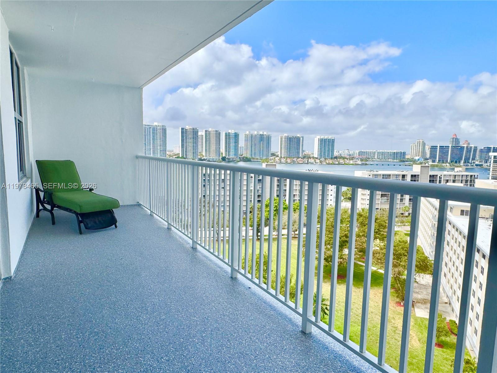 WINSTON TOWERS 400 CONDO - Residential