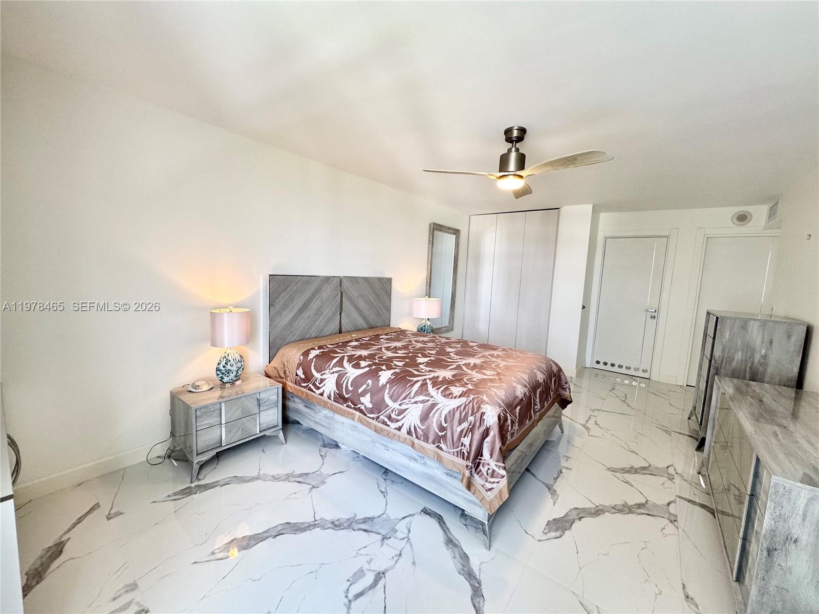 WINSTON TOWERS 400 CONDO - Residential