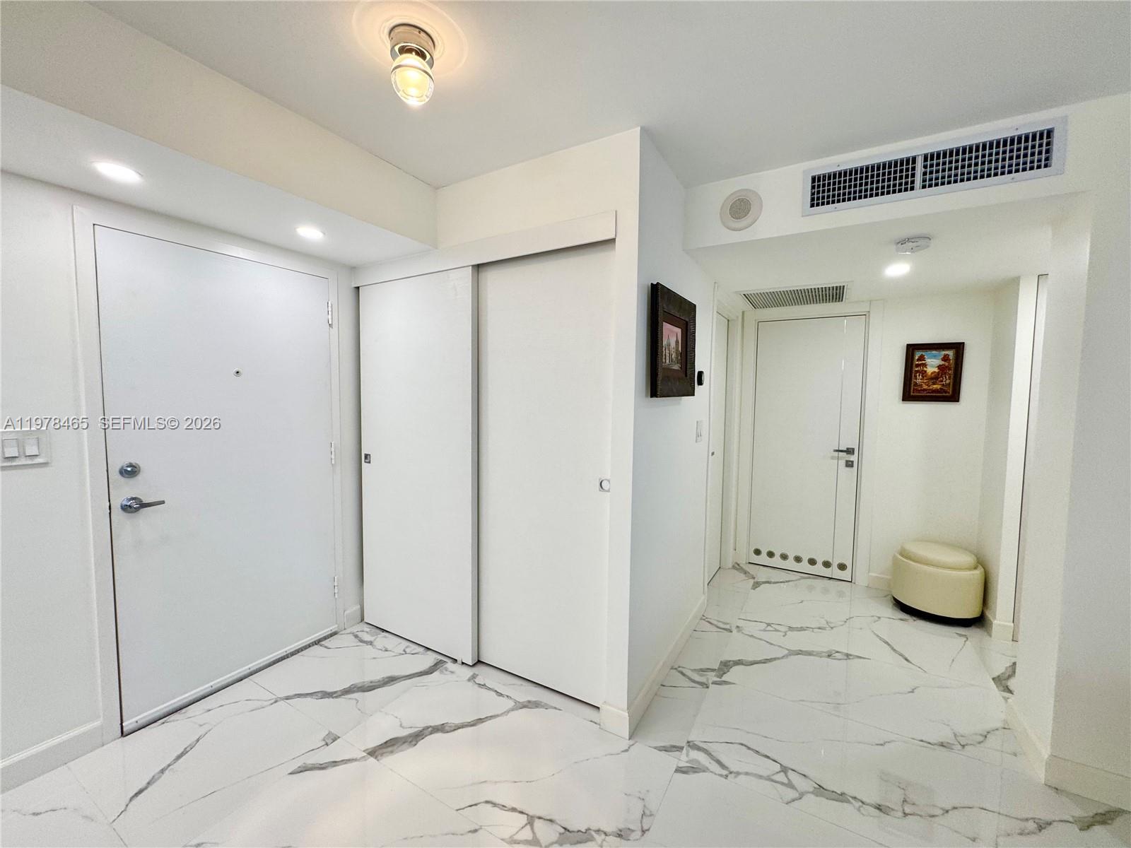WINSTON TOWERS 400 CONDO - Residential