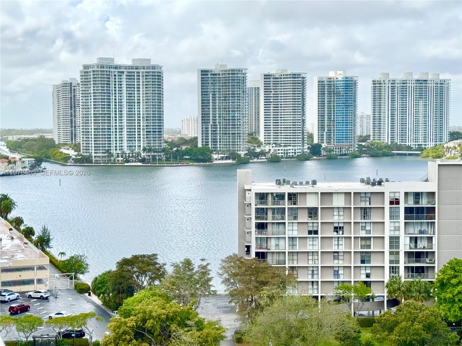 WINSTON TOWERS 400 CONDO - Residential