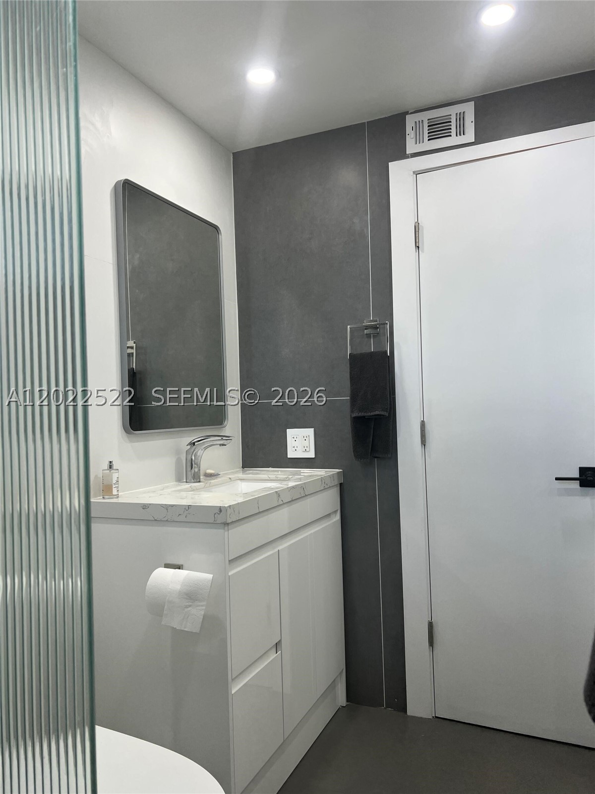 ISLAND SHORES CONDO - Residential
