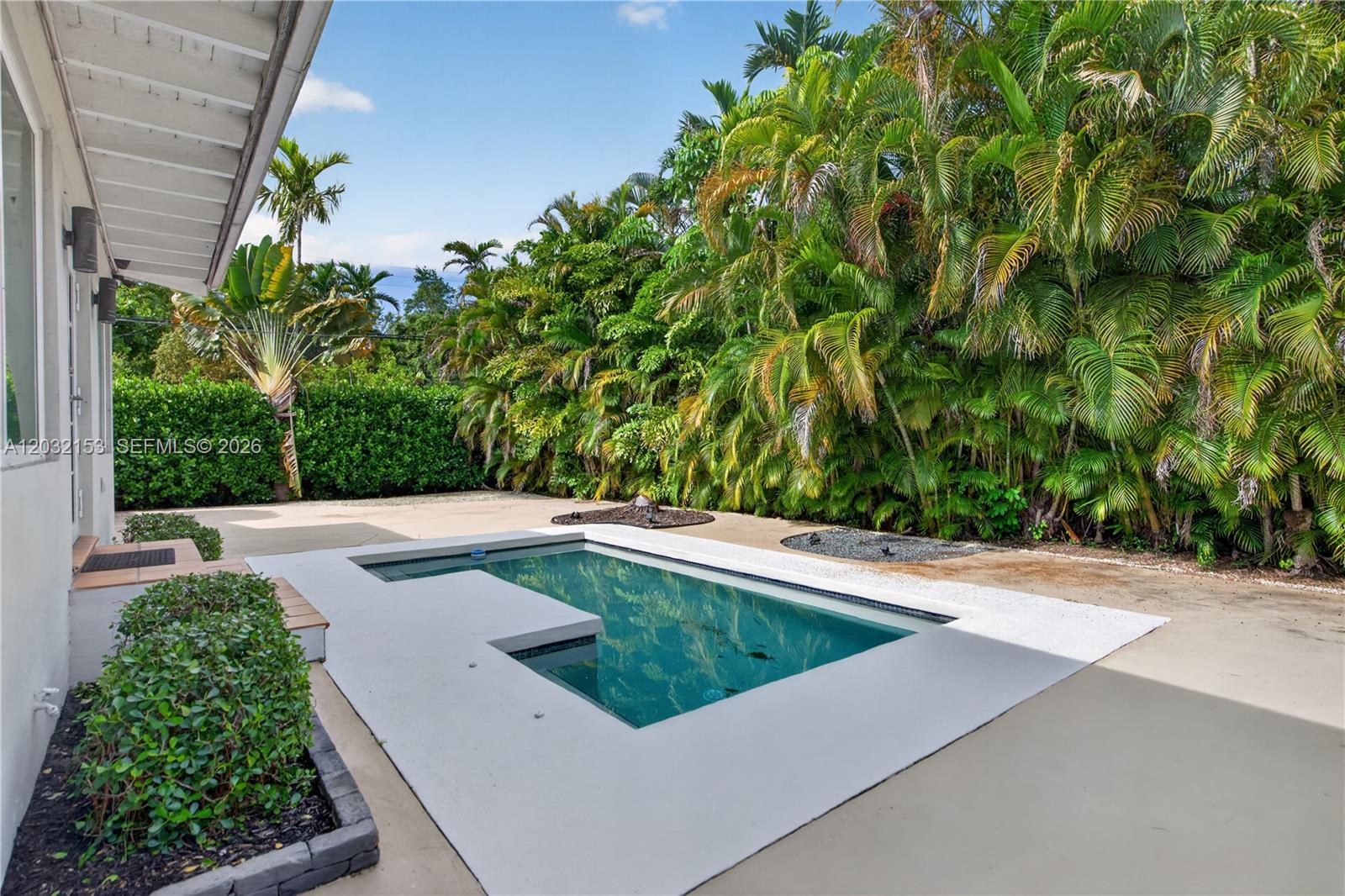 MIAMI SHORES SEC 1 AMD - Residential Lease