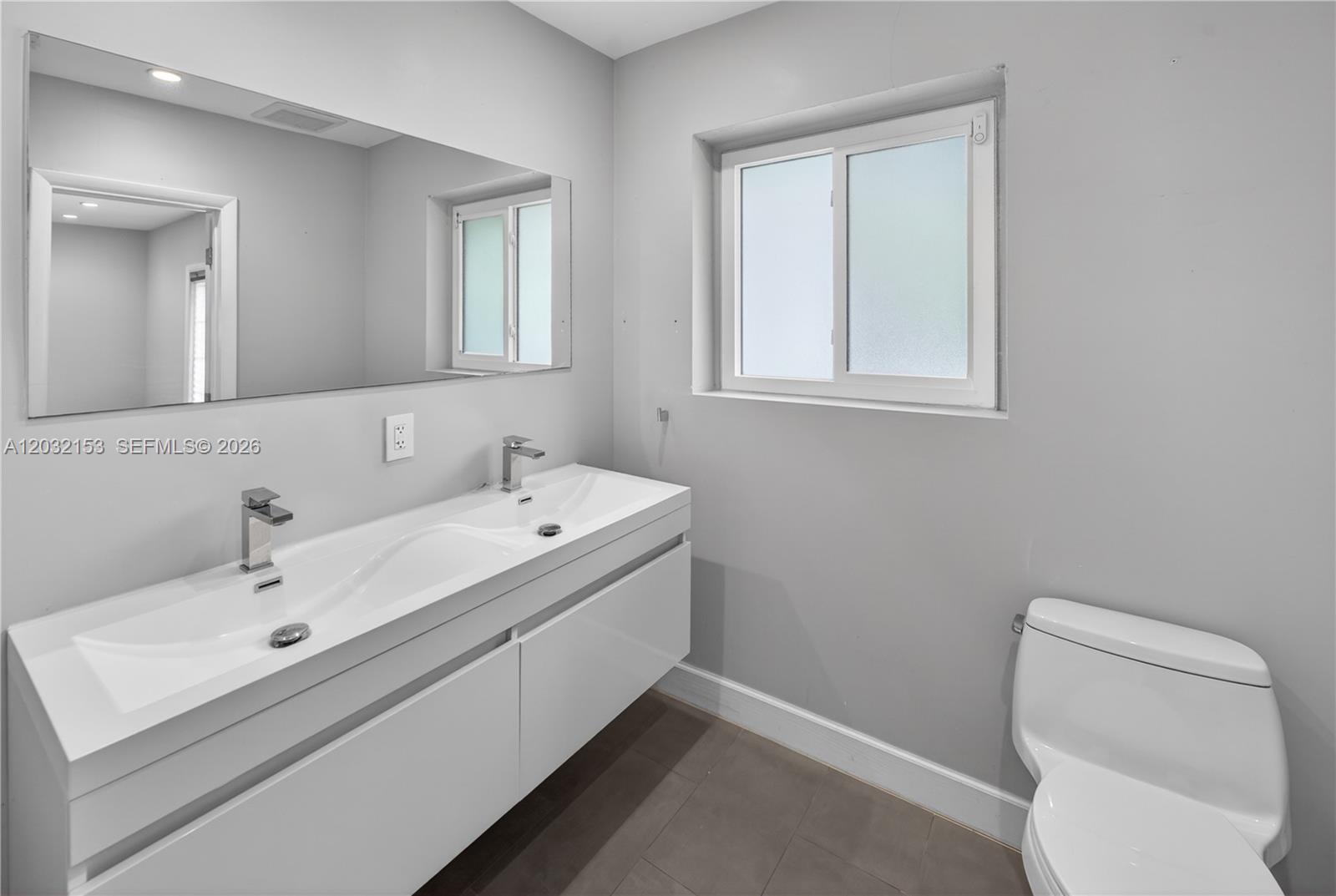 MIAMI SHORES SEC 1 AMD - Residential Lease