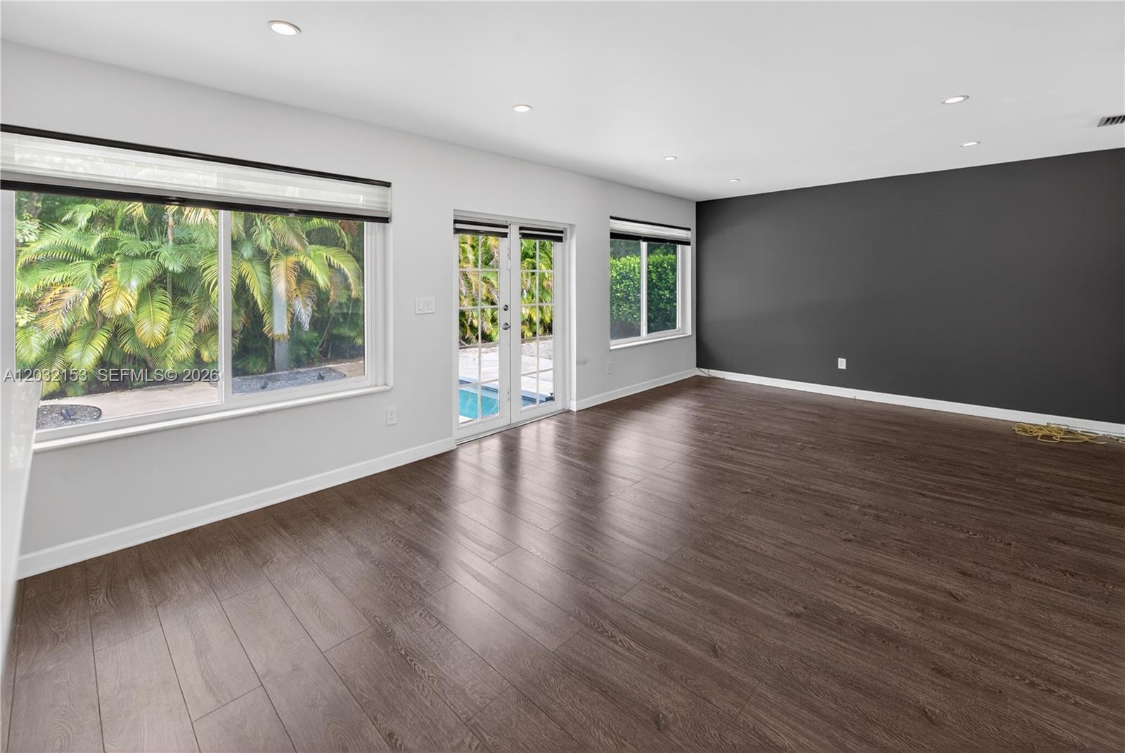 MIAMI SHORES SEC 1 AMD - Residential Lease