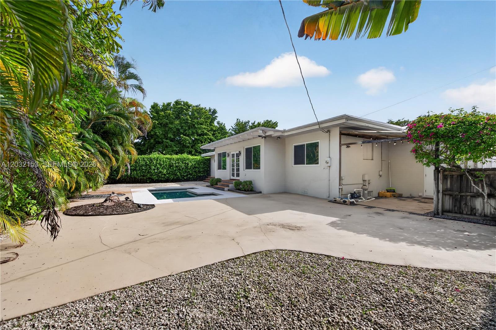 MIAMI SHORES SEC 1 AMD - Residential Lease