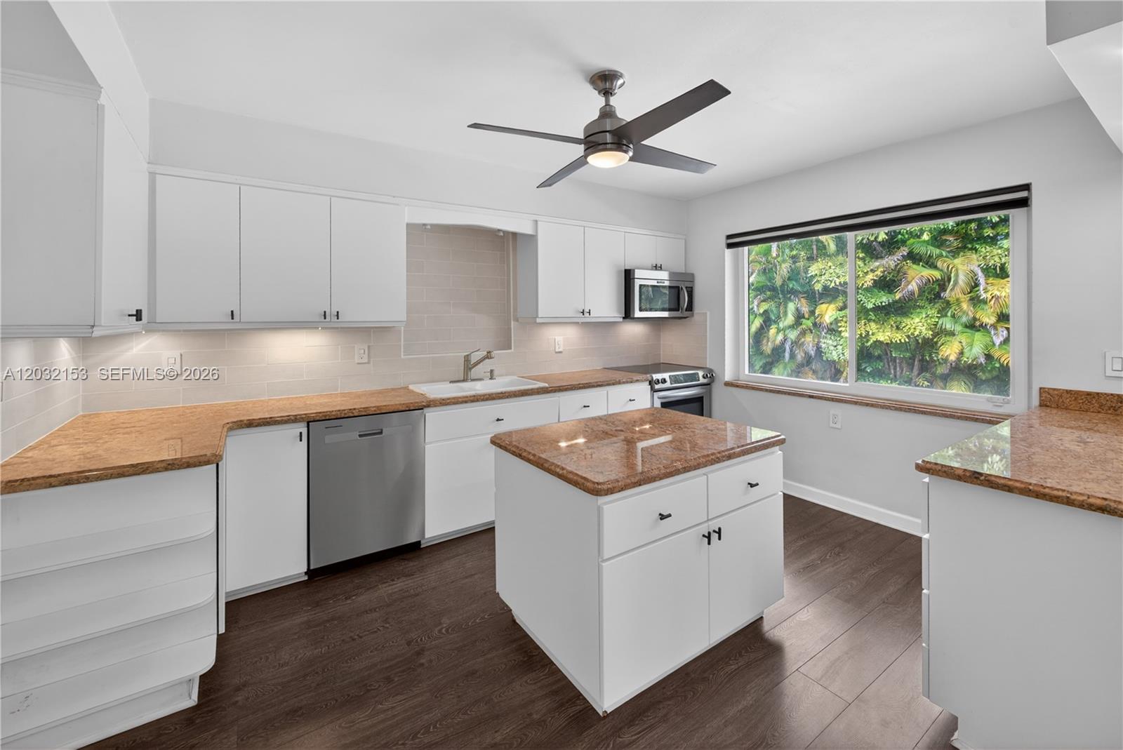 MIAMI SHORES SEC 1 AMD - Residential Lease