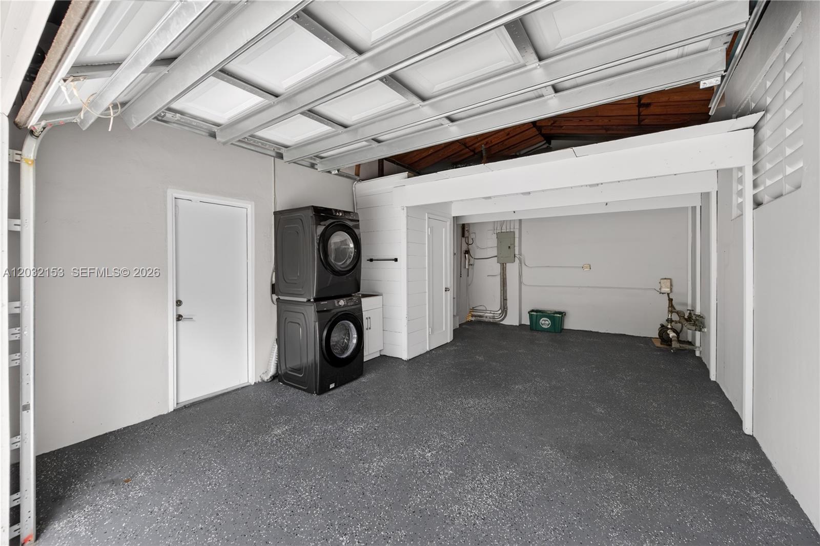 MIAMI SHORES SEC 1 AMD - Residential Lease