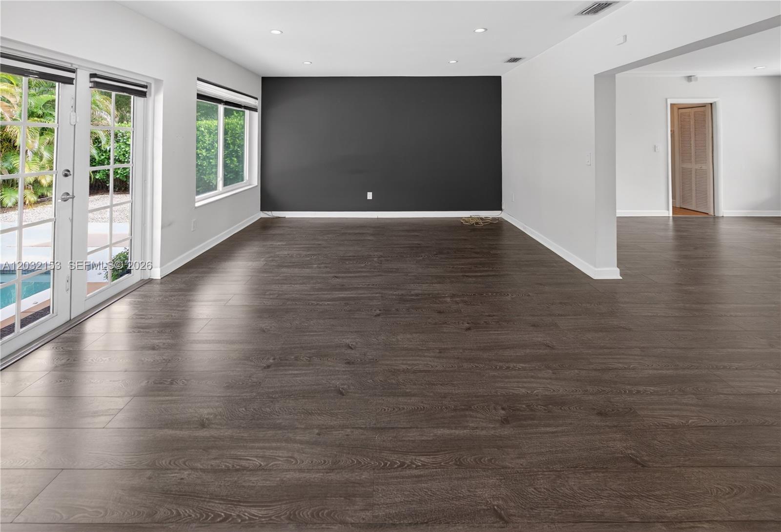 MIAMI SHORES SEC 1 AMD - Residential Lease