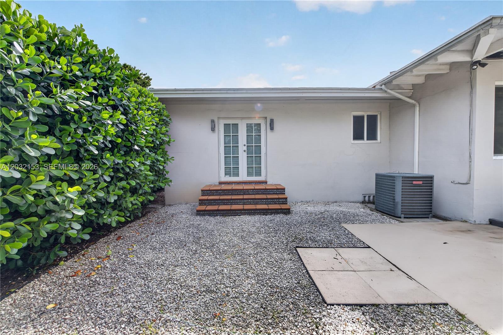 MIAMI SHORES SEC 1 AMD - Residential Lease