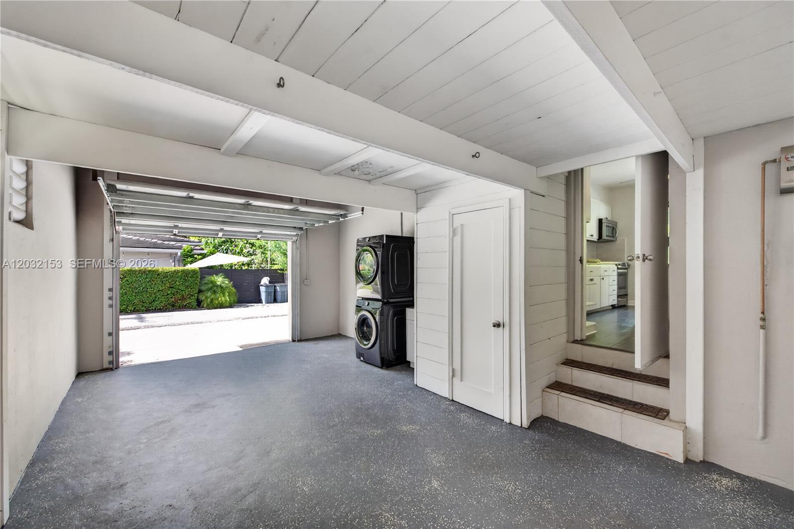 MIAMI SHORES SEC 1 AMD - Residential Lease