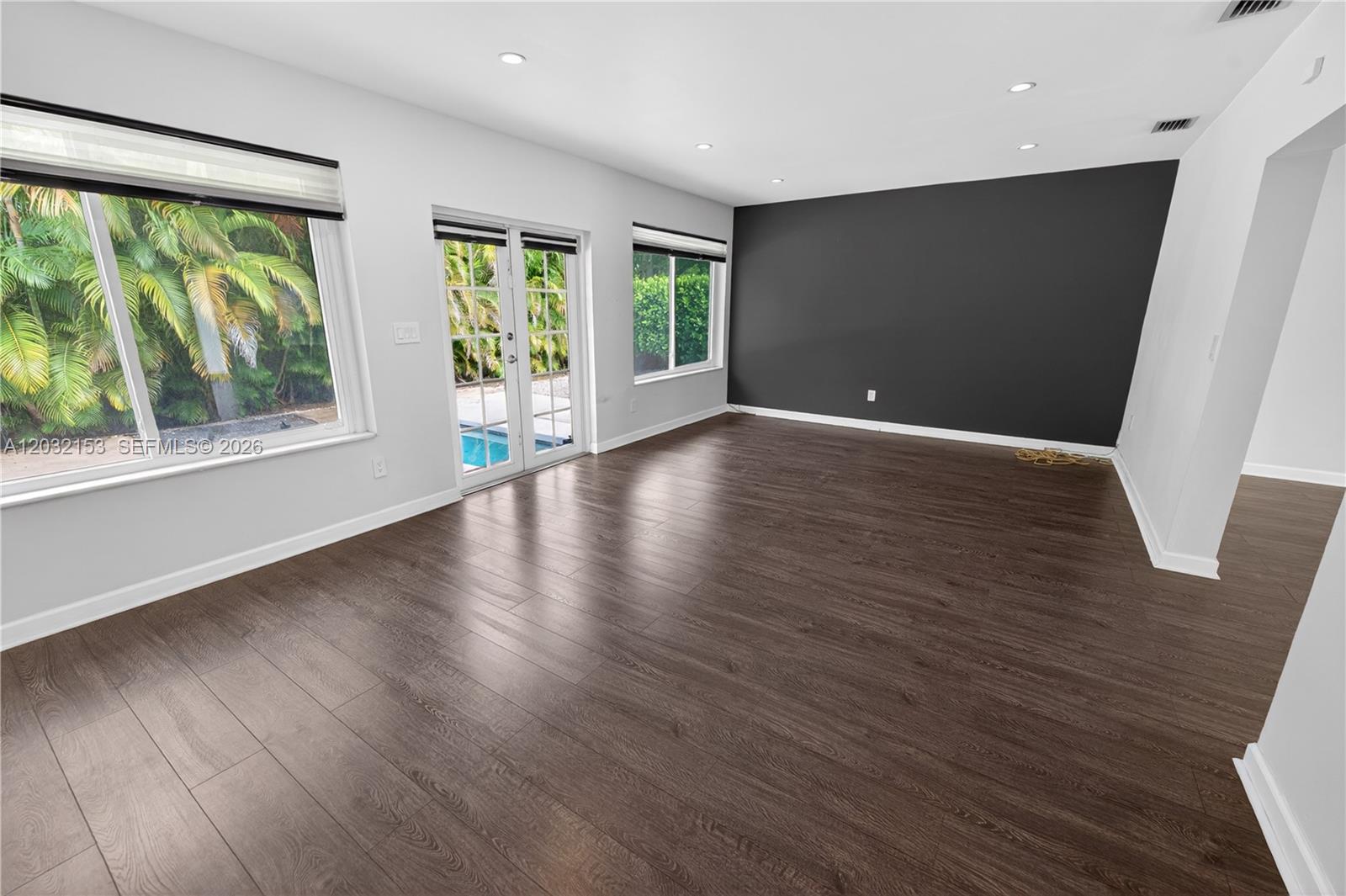 MIAMI SHORES SEC 1 AMD - Residential Lease