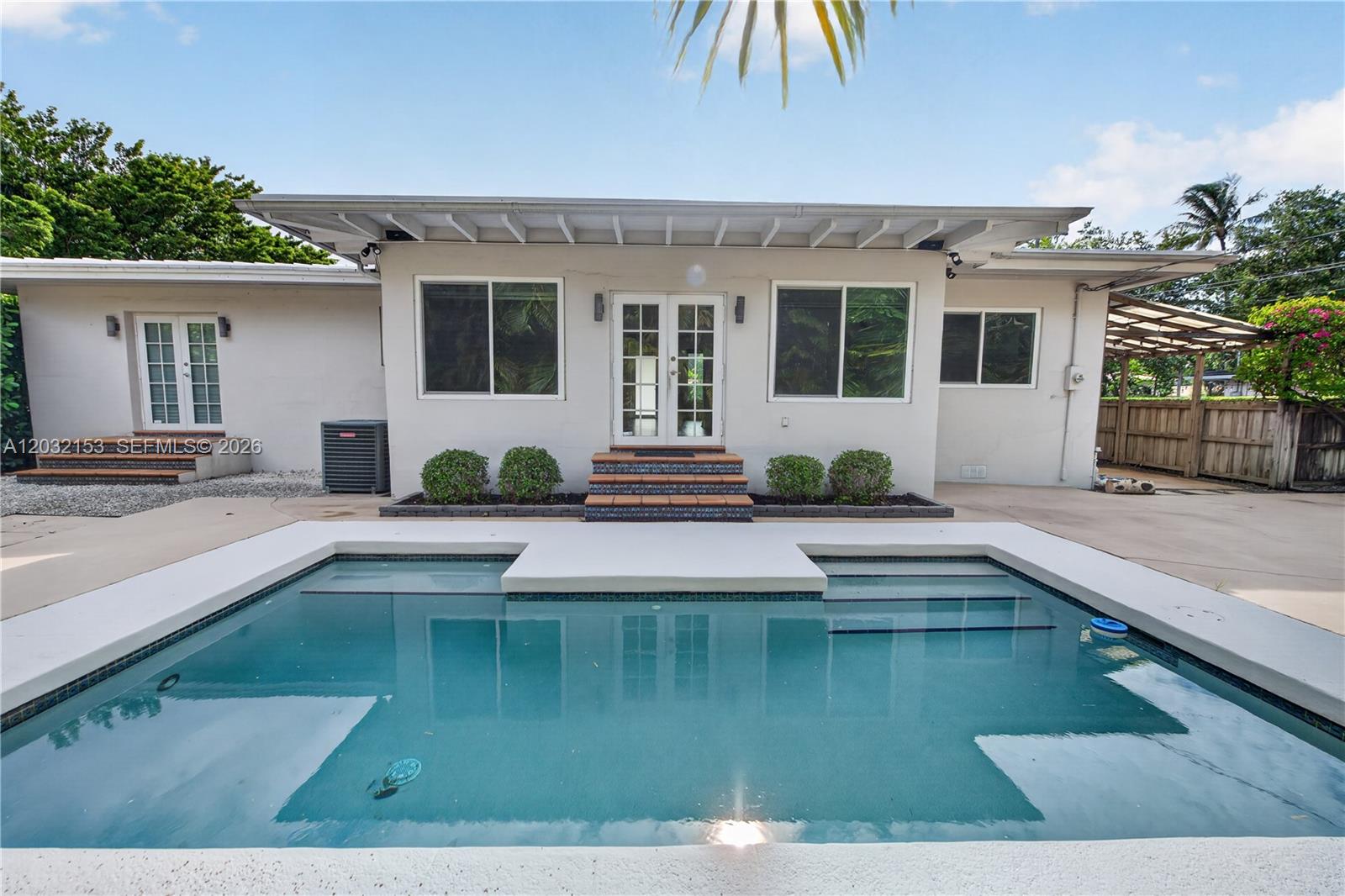 MIAMI SHORES SEC 1 AMD - Residential Lease