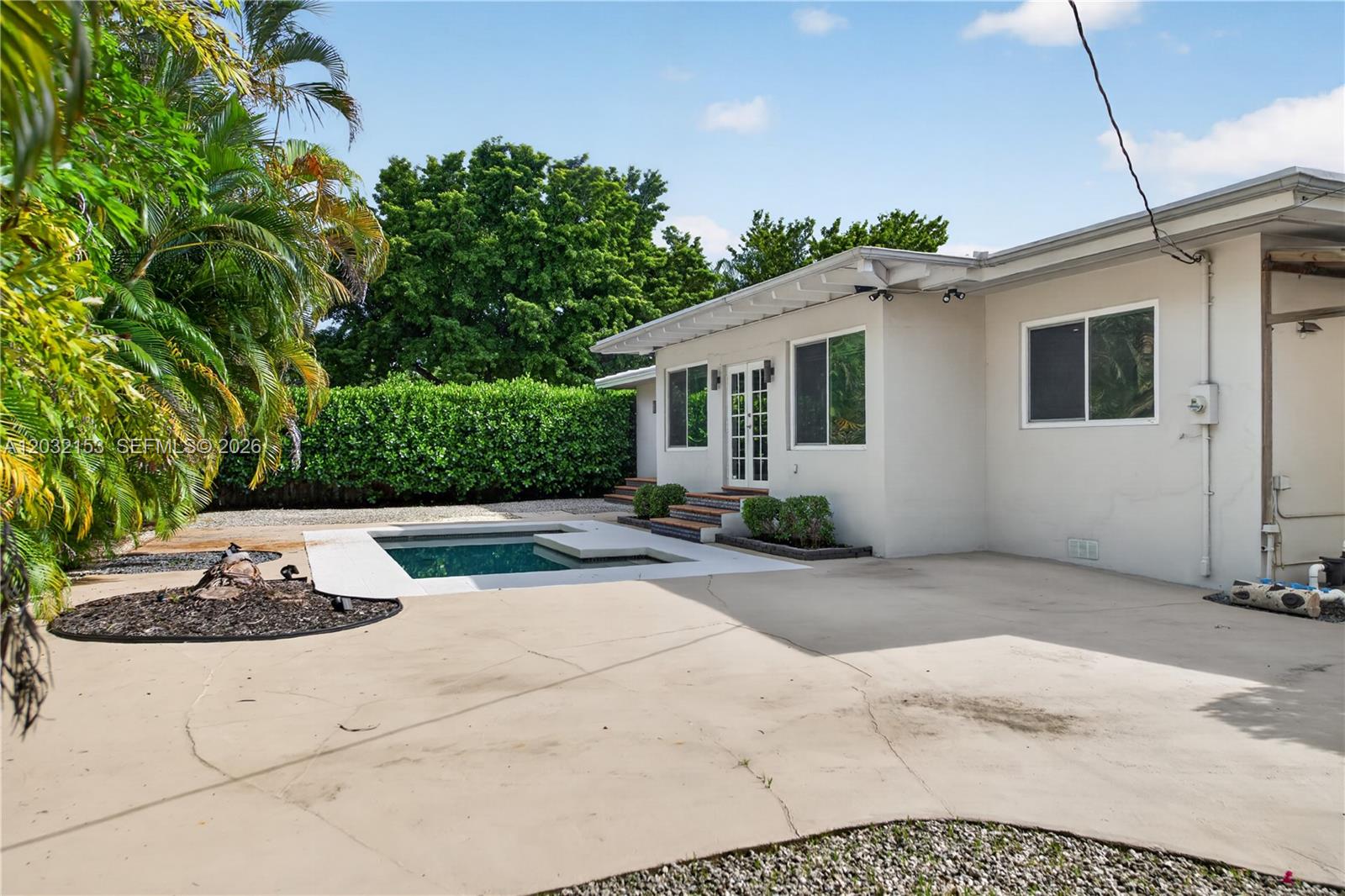 MIAMI SHORES SEC 1 AMD - Residential Lease