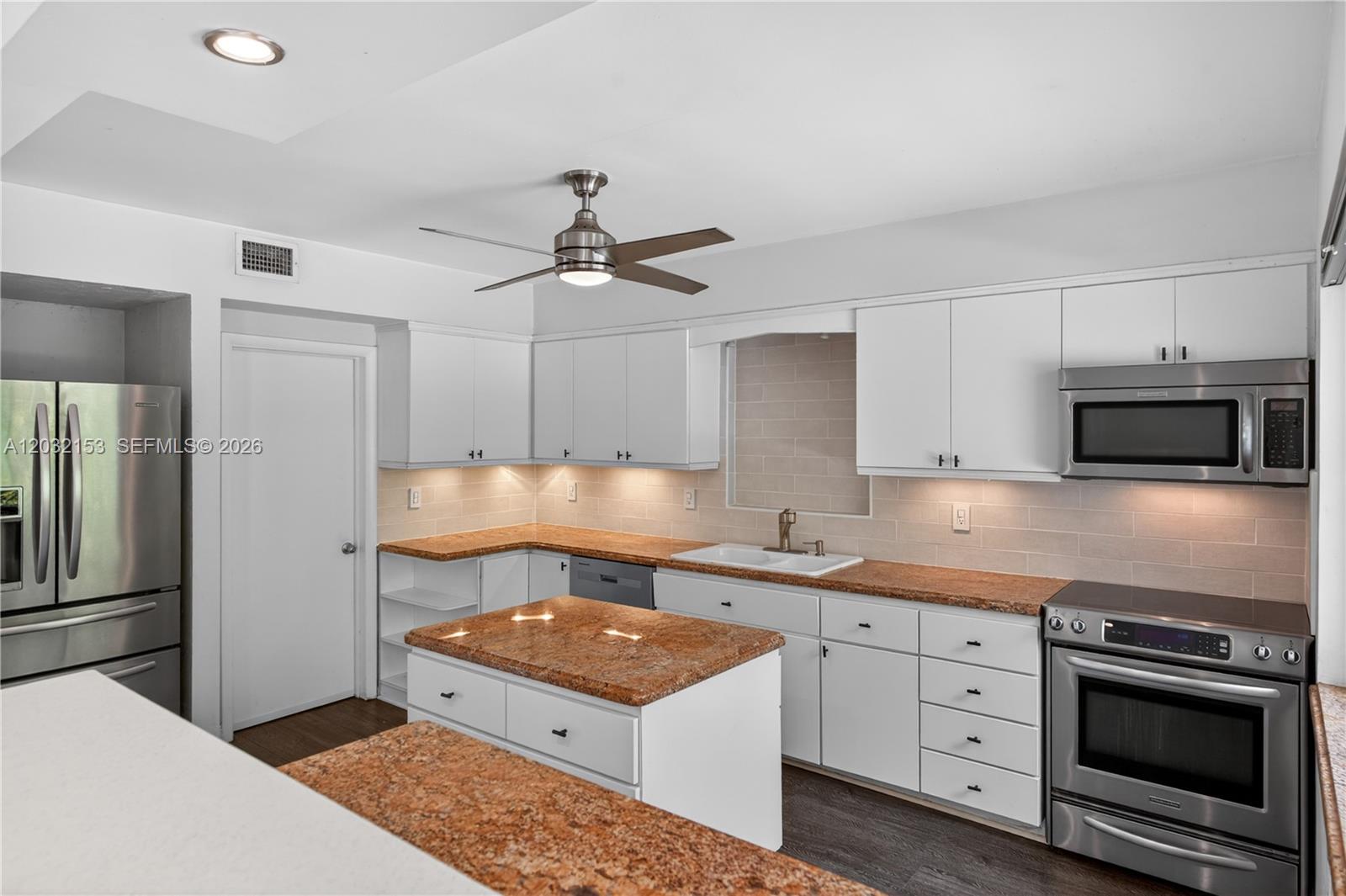 MIAMI SHORES SEC 1 AMD - Residential Lease