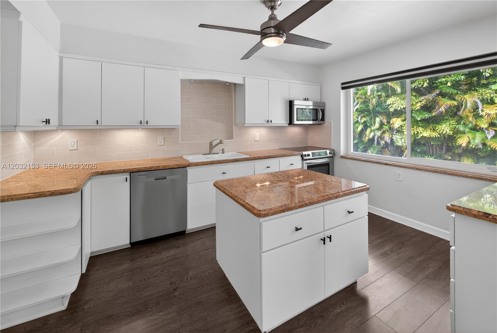 MIAMI SHORES SEC 1 AMD - Residential Lease