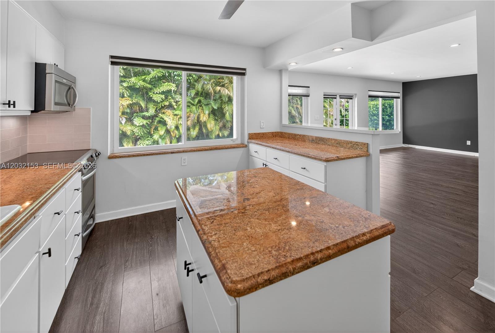 MIAMI SHORES SEC 1 AMD - Residential Lease