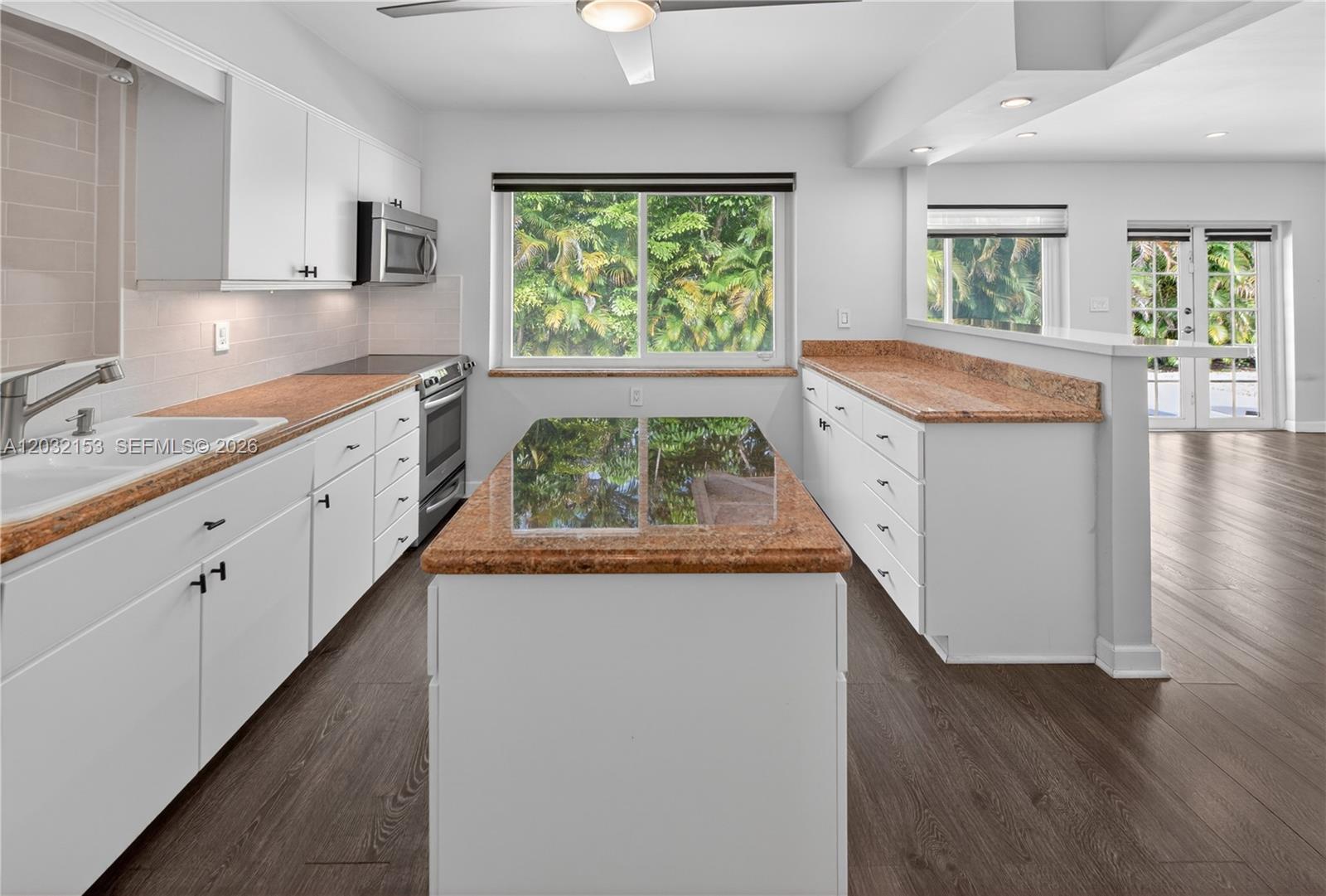 MIAMI SHORES SEC 1 AMD - Residential Lease