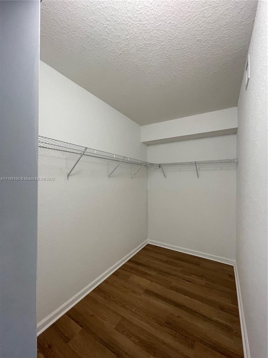 VISTA TRACE 8 CONDO - Residential Lease