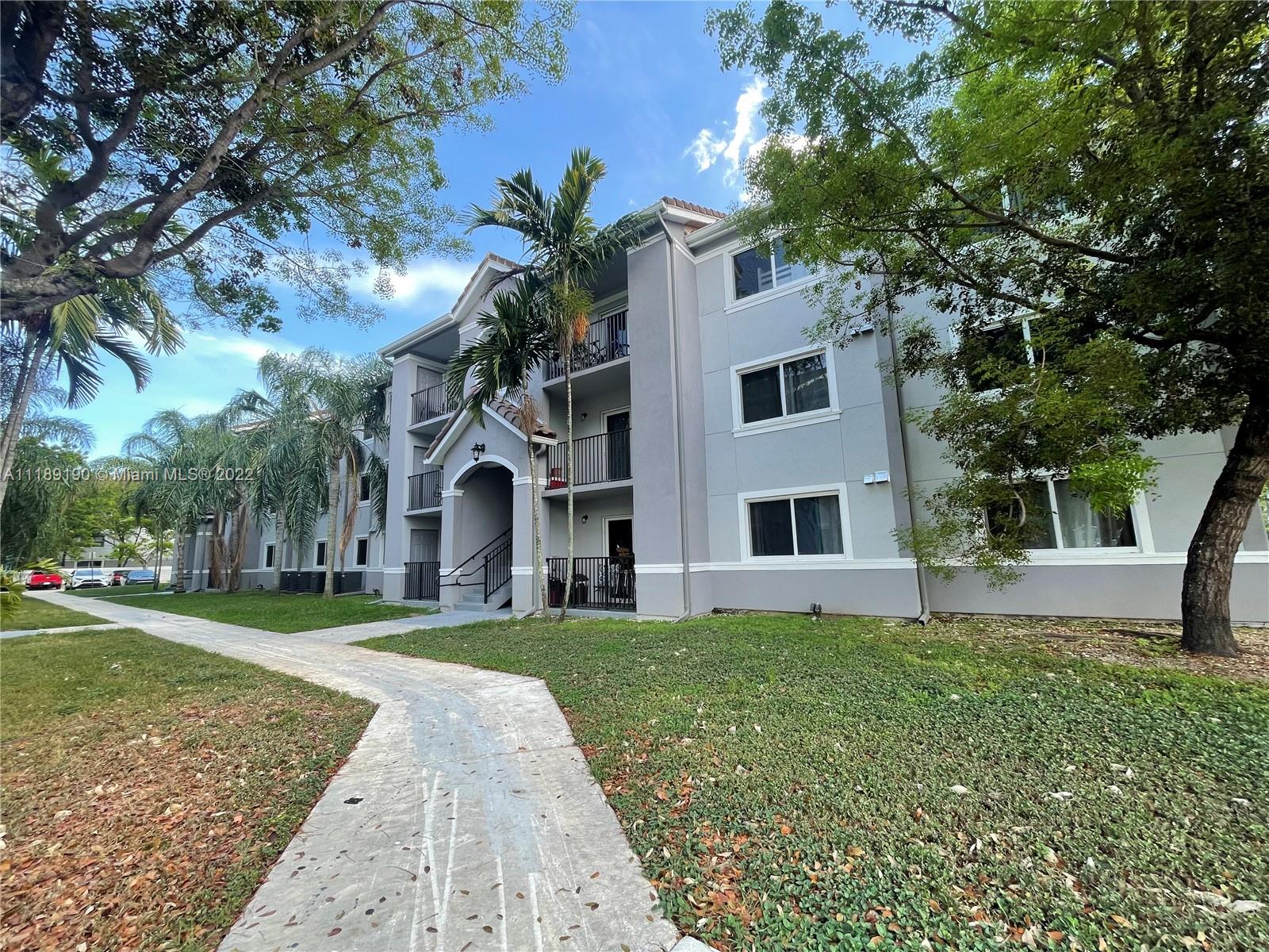 VISTA TRACE 8 CONDO - Residential Lease