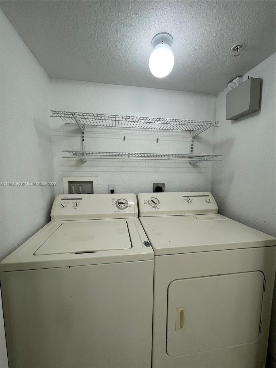 VISTA TRACE 8 CONDO - Residential Lease