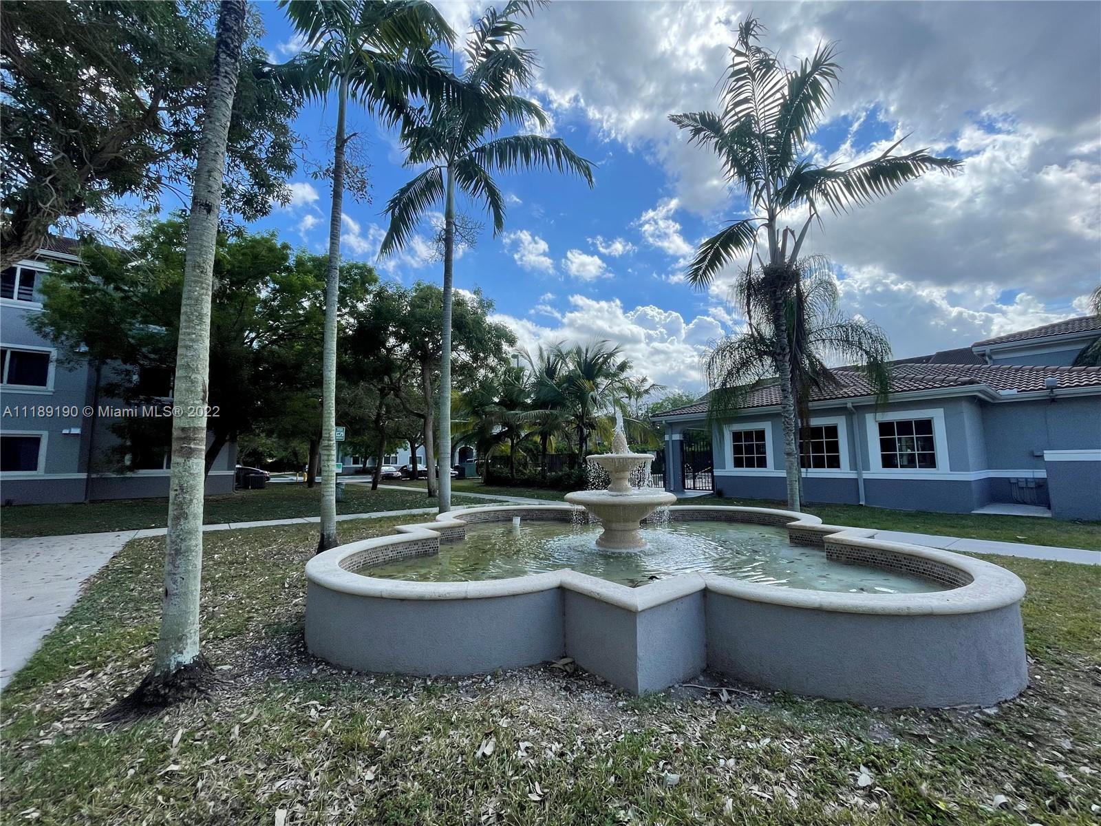 VISTA TRACE 8 CONDO - Residential Lease
