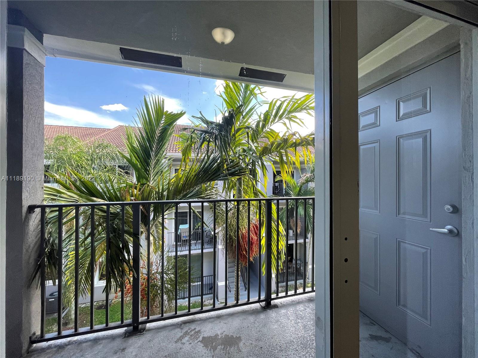 VISTA TRACE 8 CONDO - Residential Lease