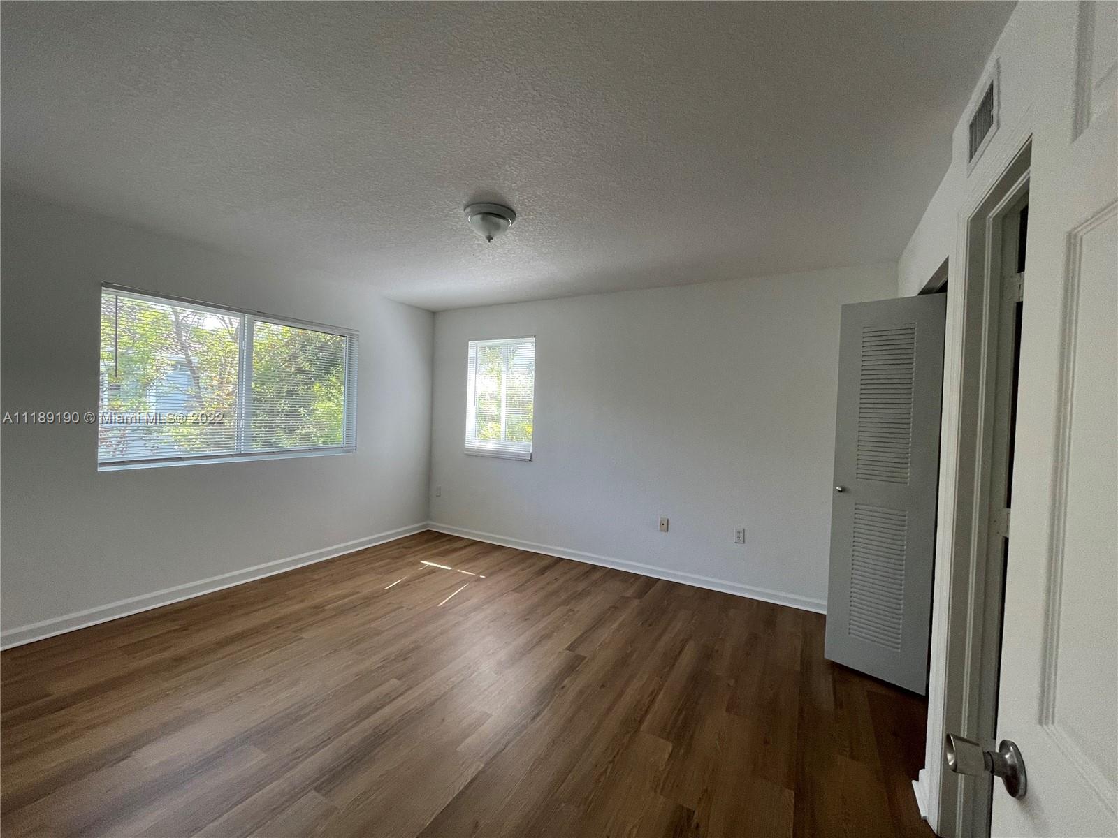 VISTA TRACE 8 CONDO - Residential Lease
