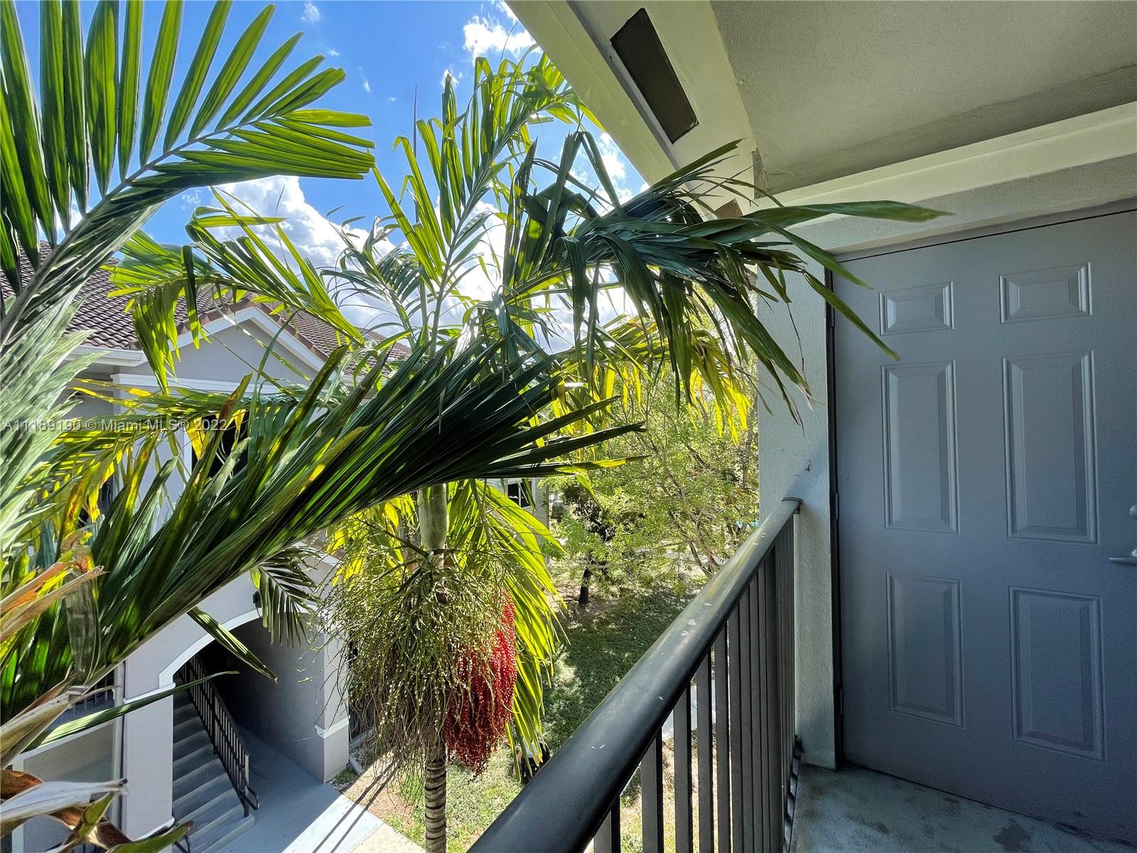 VISTA TRACE 8 CONDO - Residential Lease