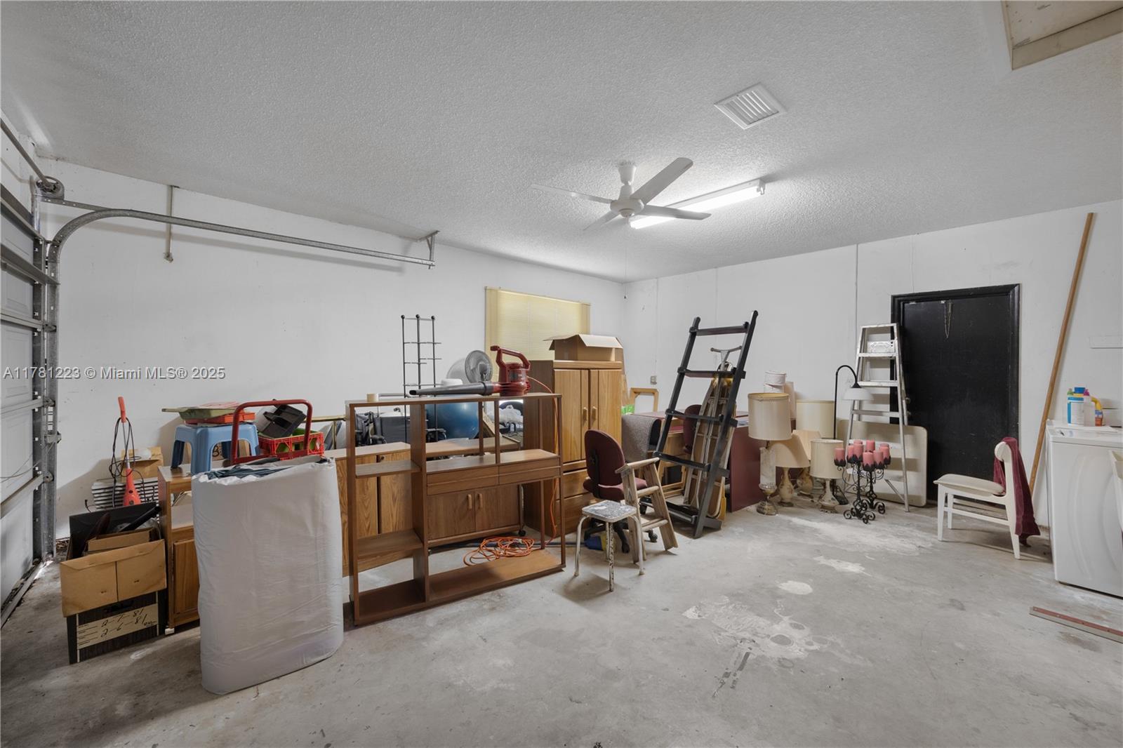JACARANDA LAKES SEC 1 - Residential