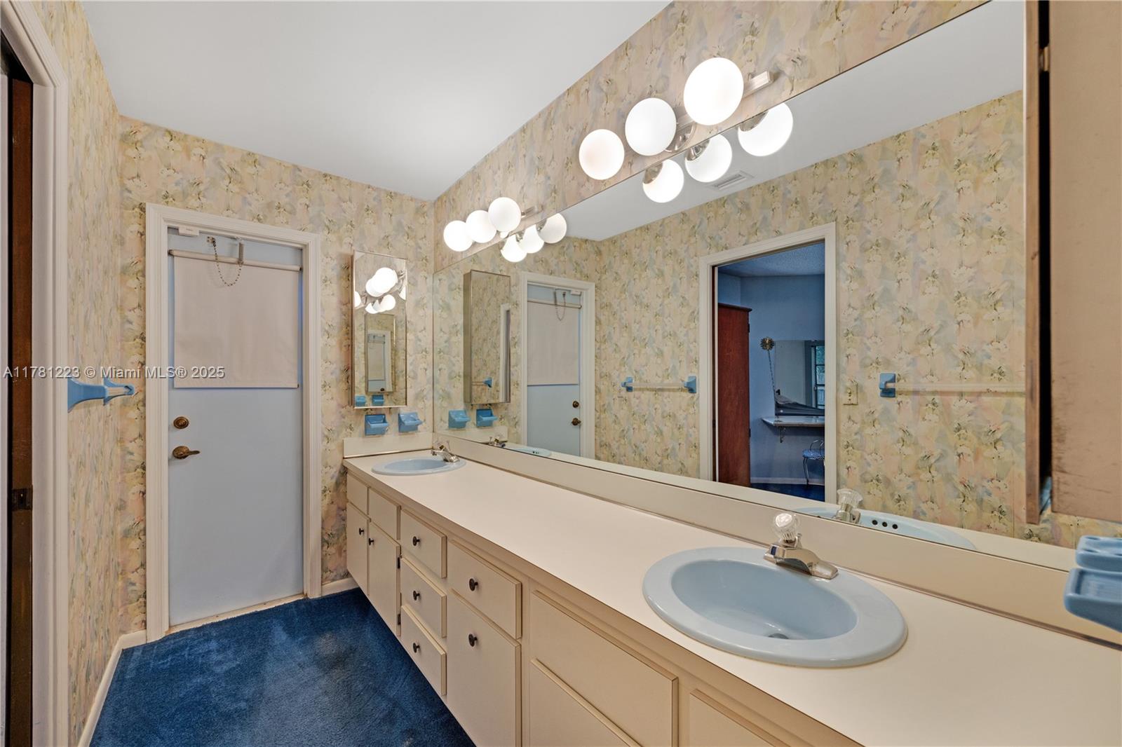 JACARANDA LAKES SEC 1 - Residential
