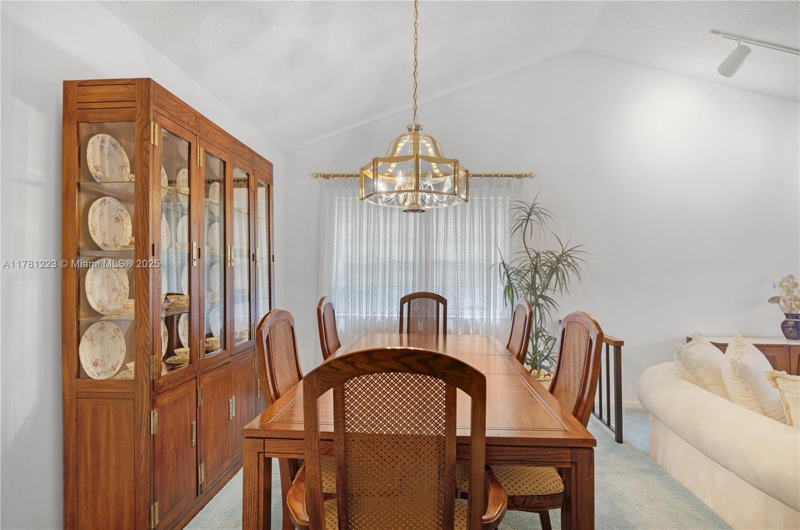 JACARANDA LAKES SEC 1 - Residential