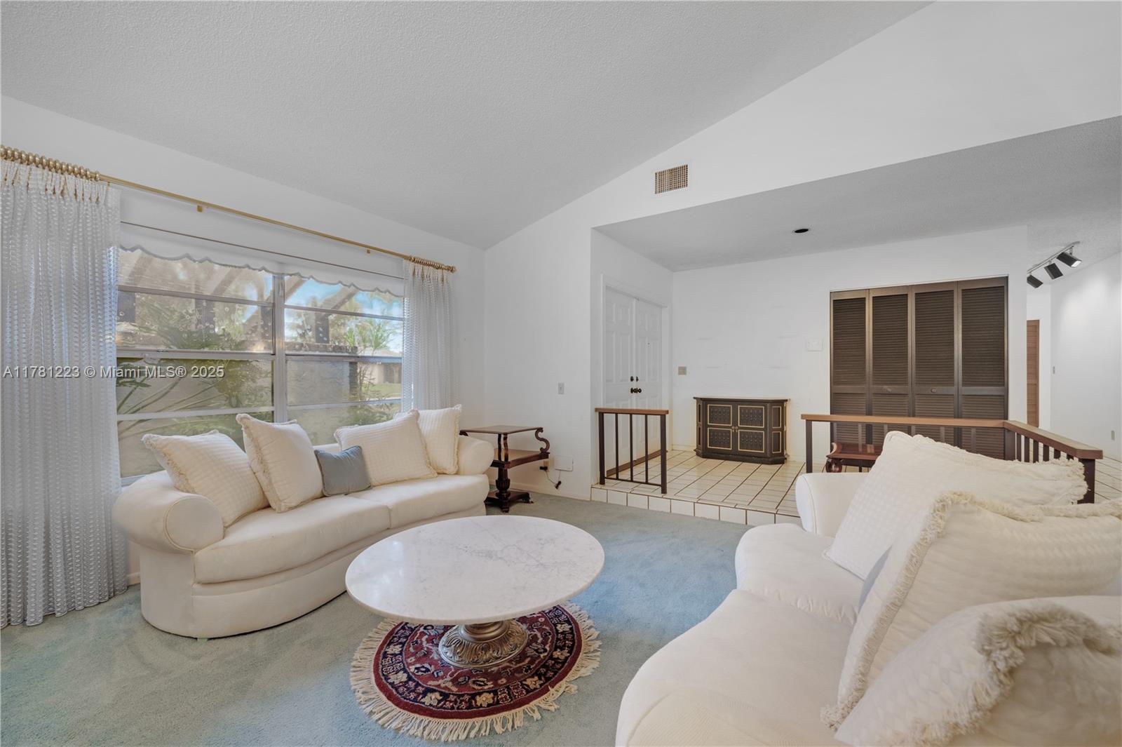 JACARANDA LAKES SEC 1 - Residential
