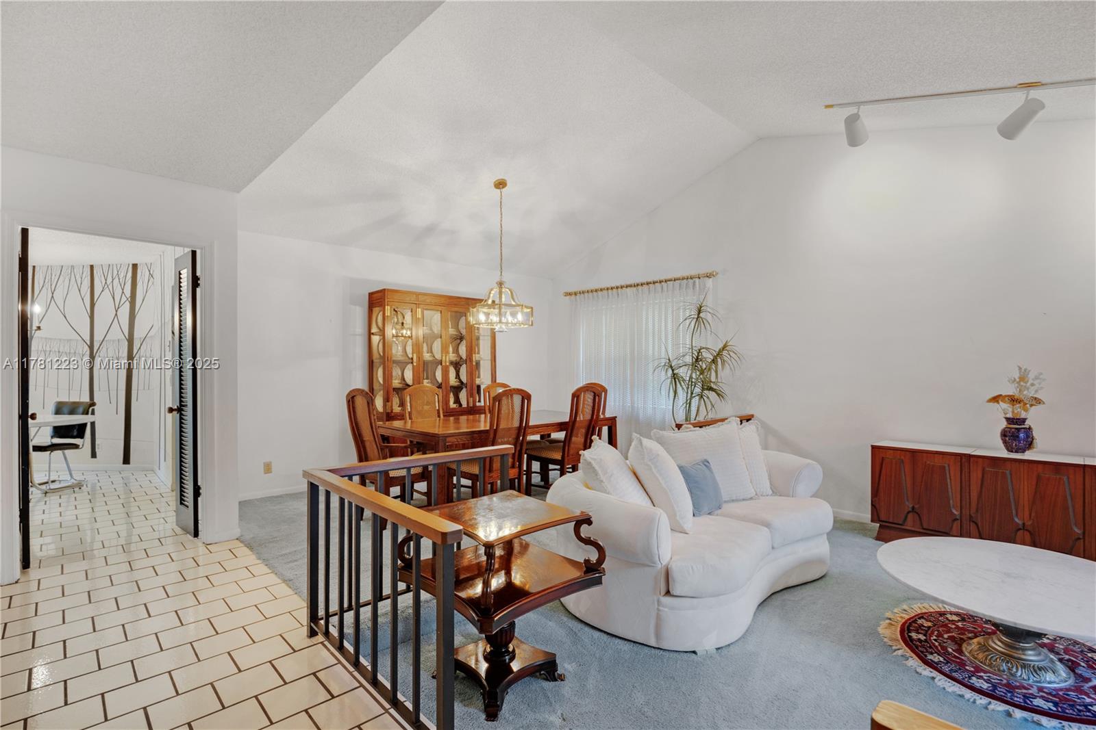 JACARANDA LAKES SEC 1 - Residential