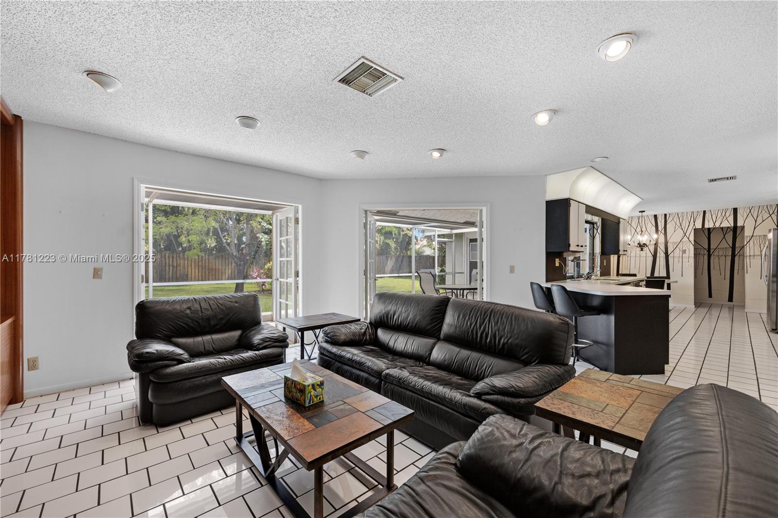 JACARANDA LAKES SEC 1 - Residential