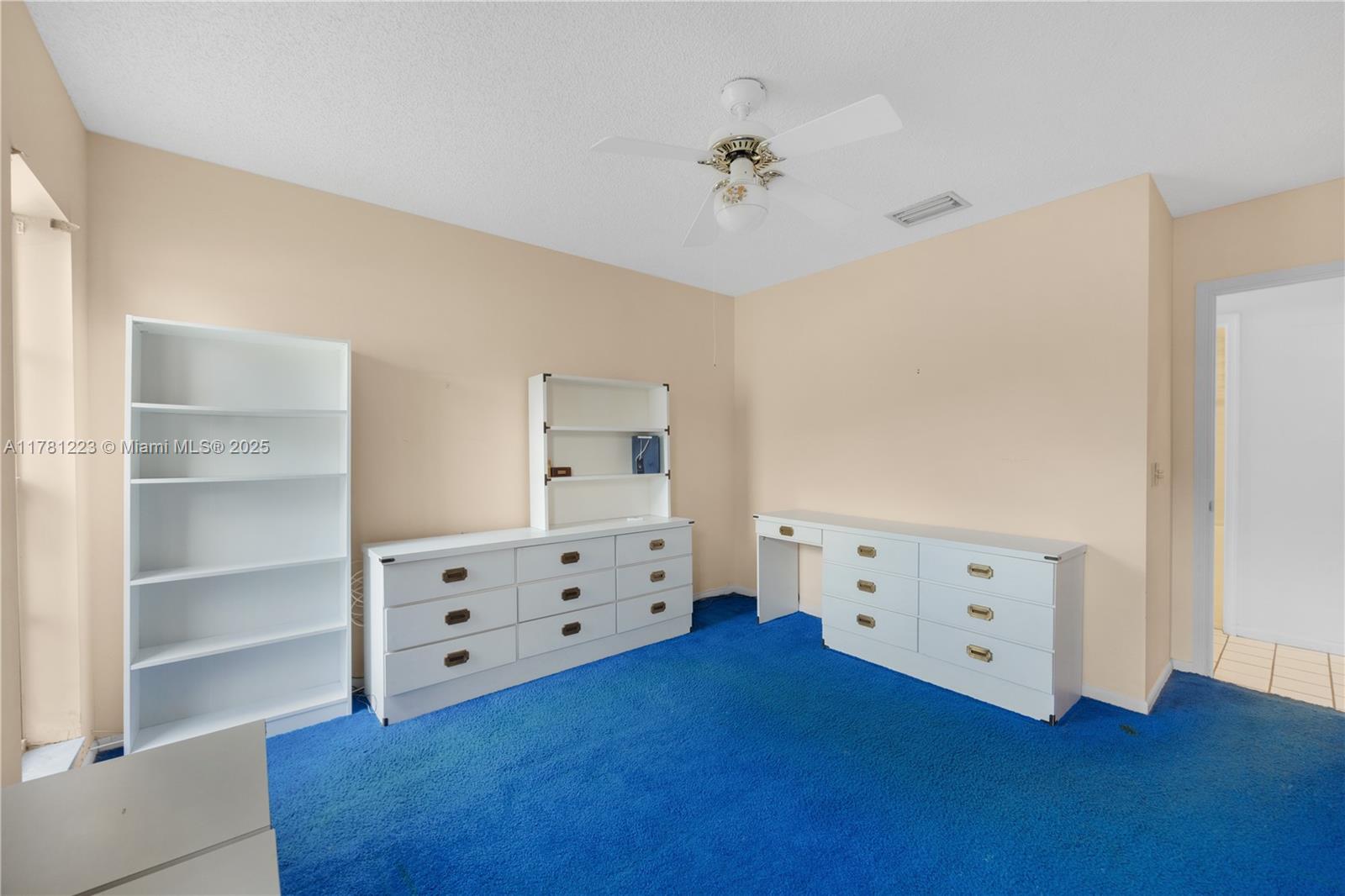 JACARANDA LAKES SEC 1 - Residential