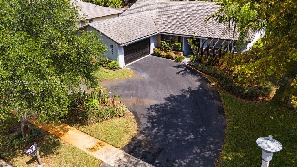 JACARANDA LAKES SEC 1 - Residential