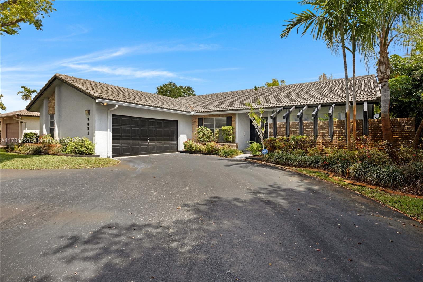 JACARANDA LAKES SEC 1 - Residential
