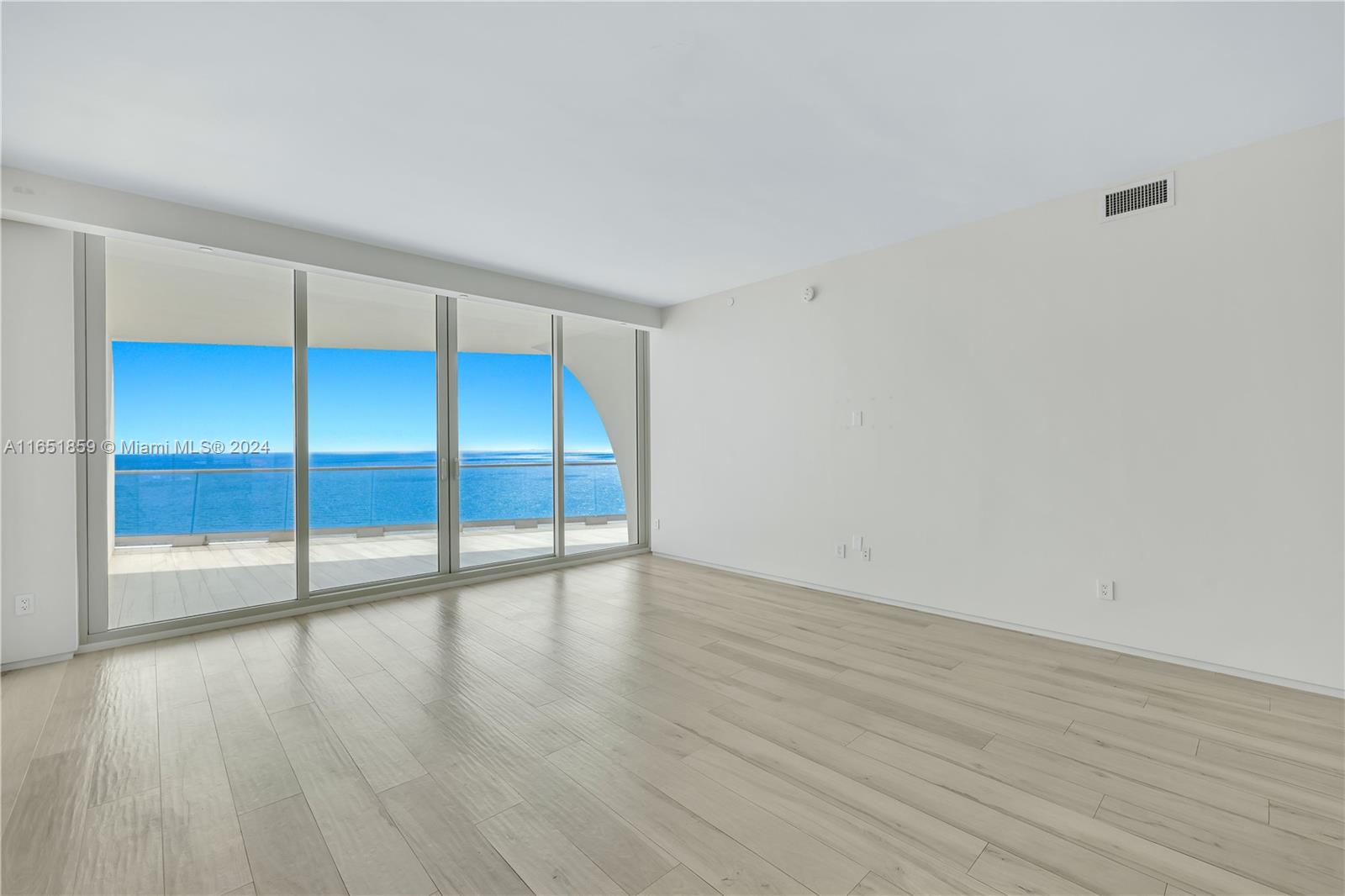 JADE SIGNATURE CONDO - Residential