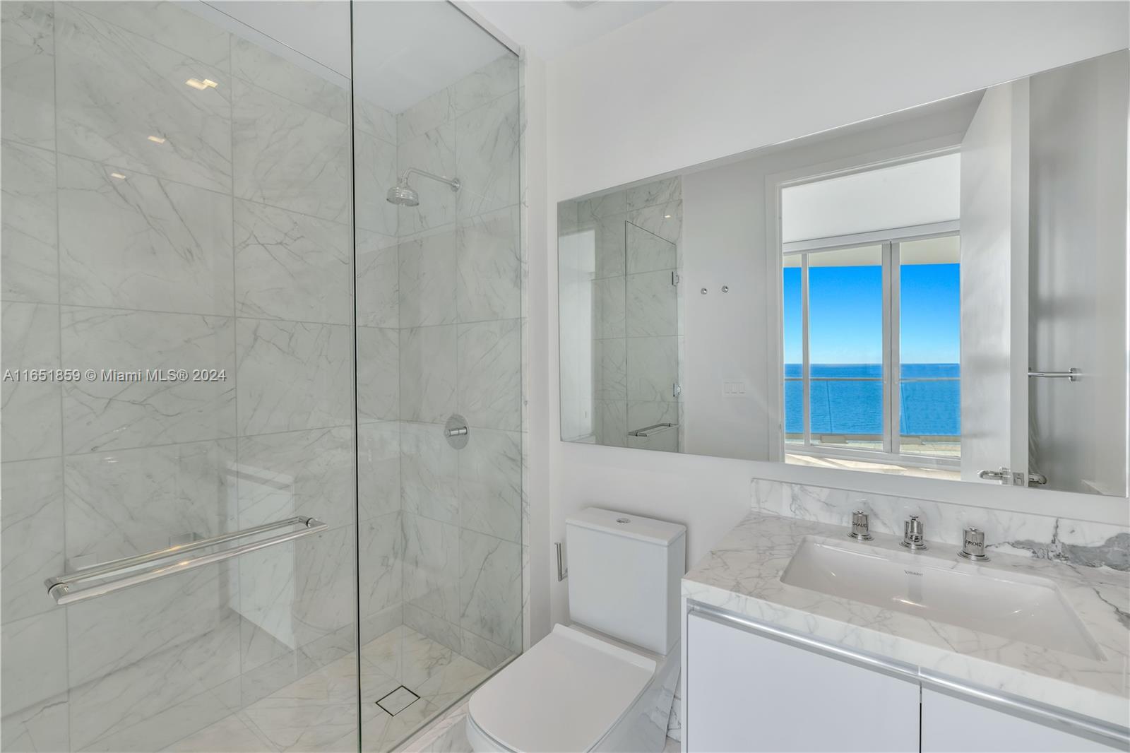 JADE SIGNATURE CONDO - Residential
