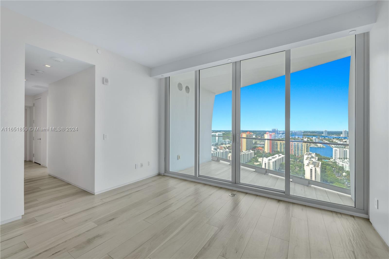 JADE SIGNATURE CONDO - Residential