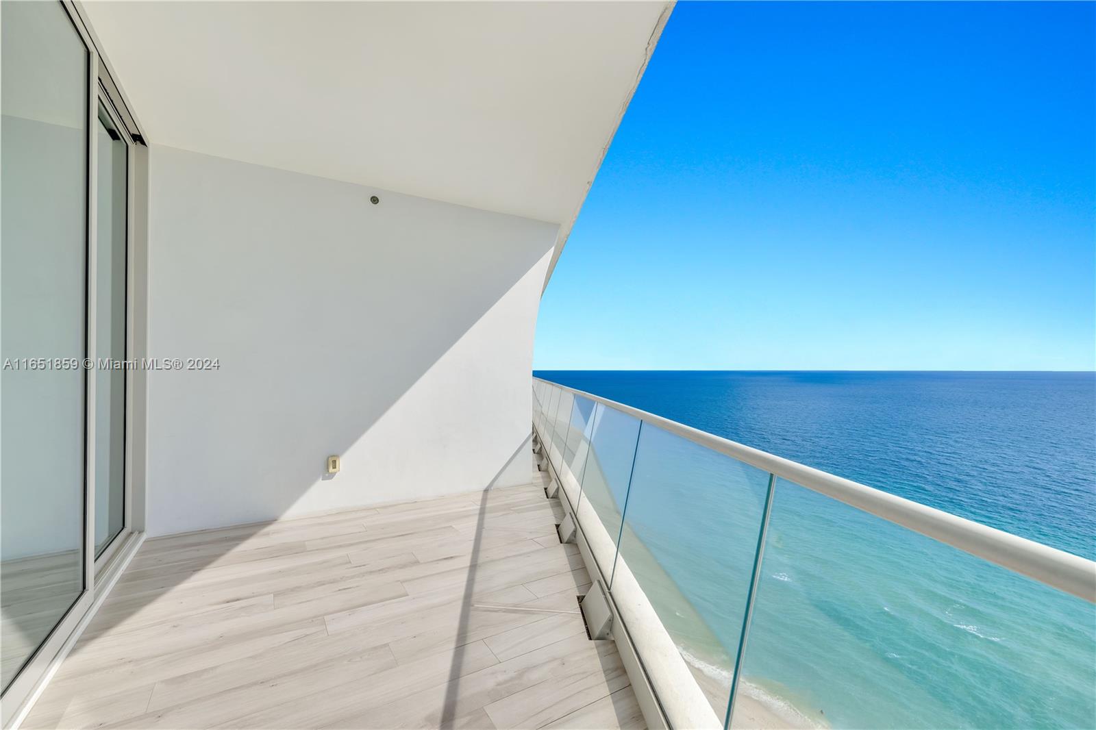 JADE SIGNATURE CONDO - Residential