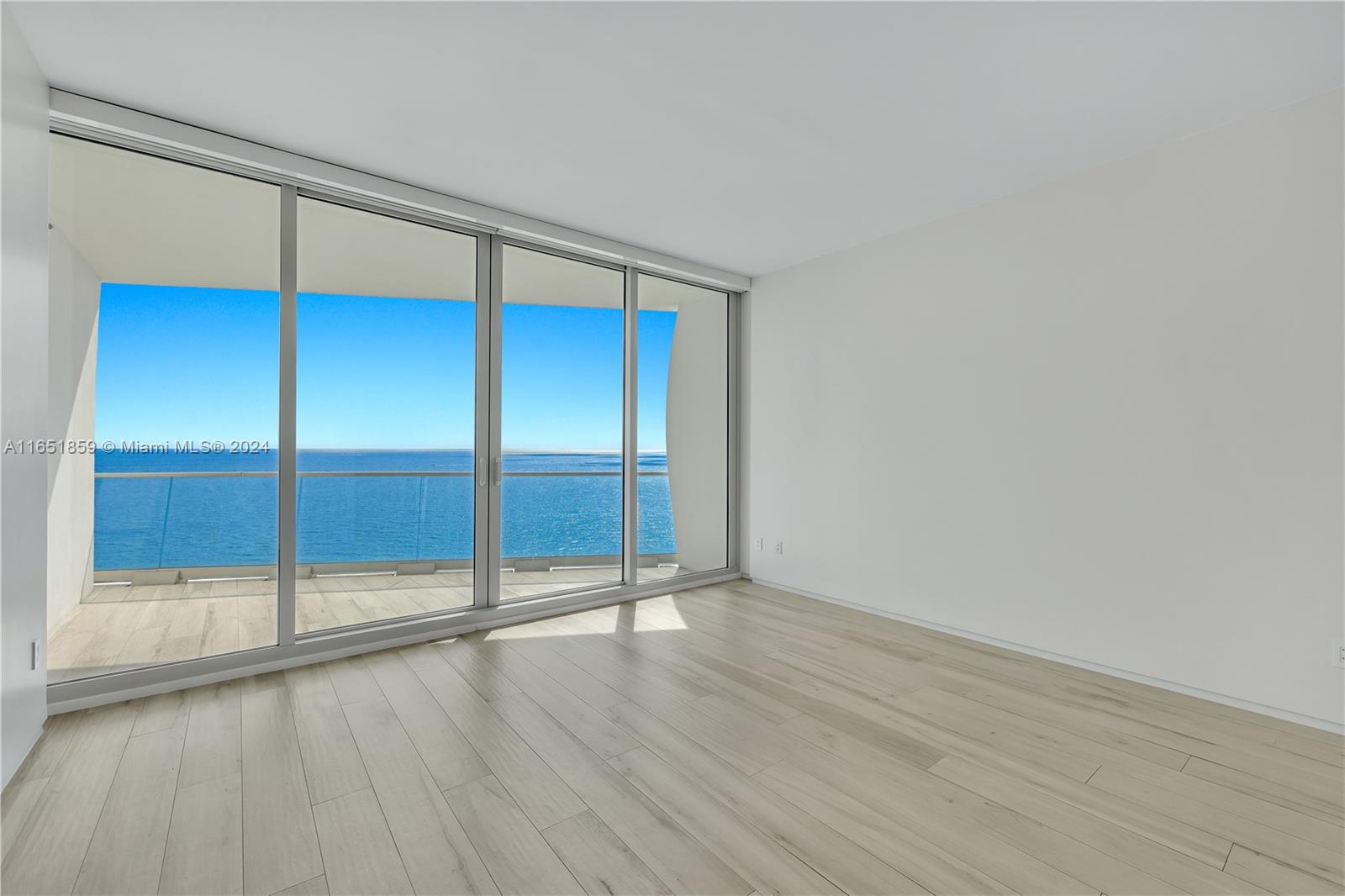 JADE SIGNATURE CONDO - Residential