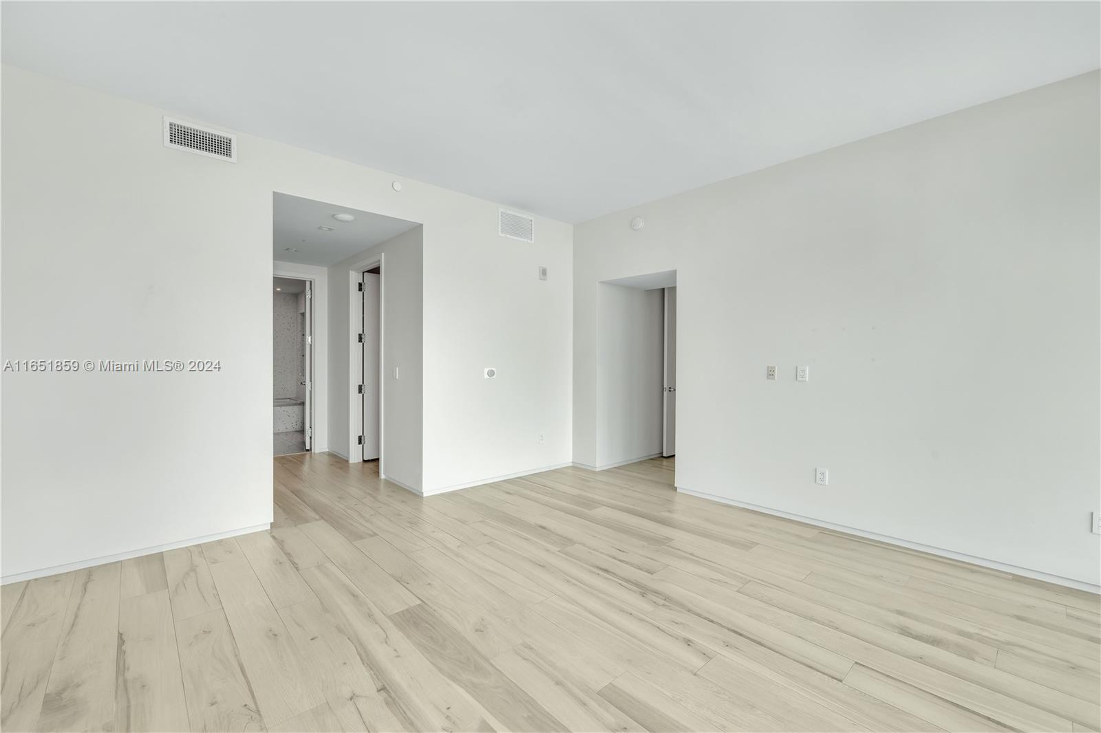 JADE SIGNATURE CONDO - Residential