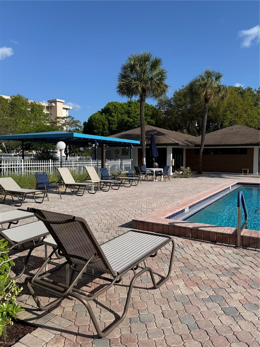 NO 19 PALM-AIRE COUNTRY C - Residential