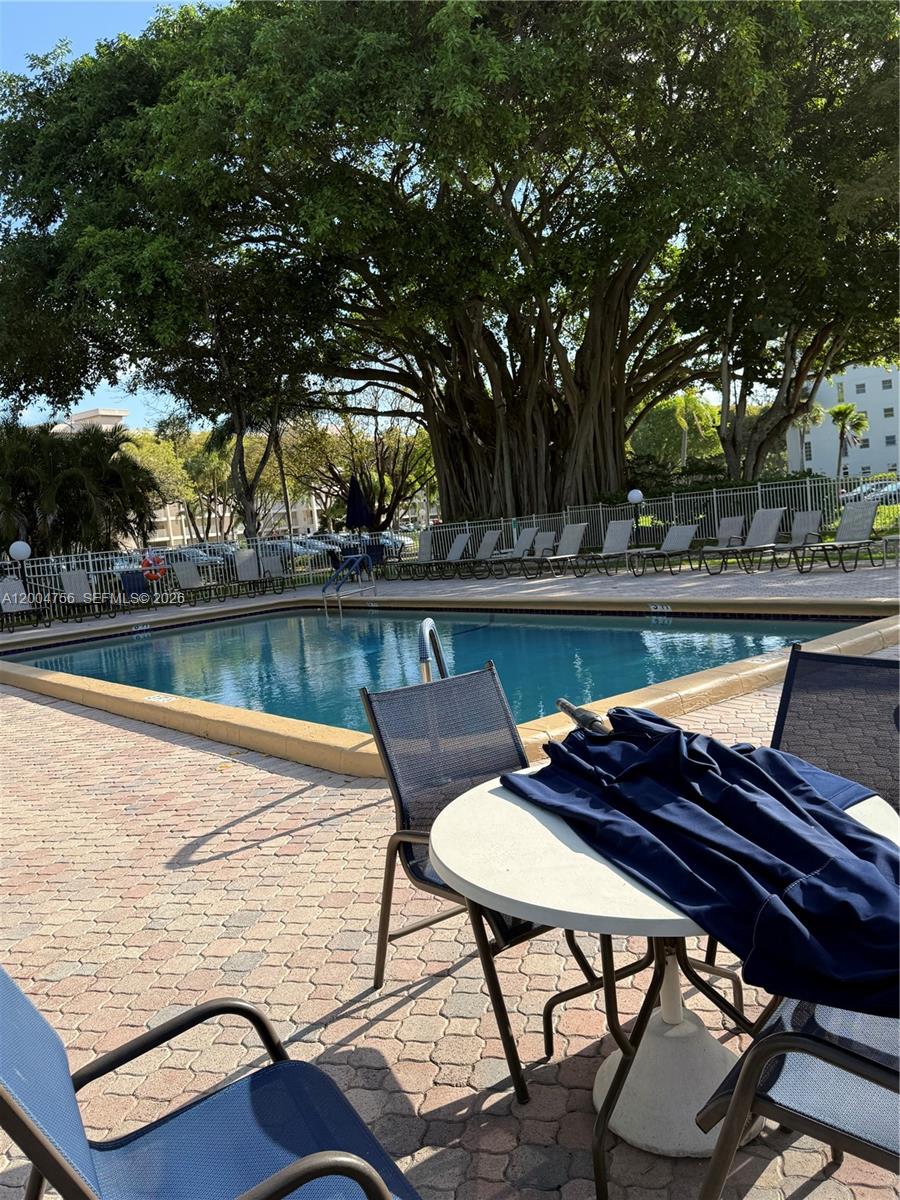 NO 19 PALM-AIRE COUNTRY C - Residential
